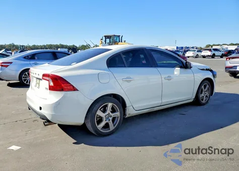 2013 Volvo S60 T5 из США, поврежденный, VIN YV1612FS0D2181102